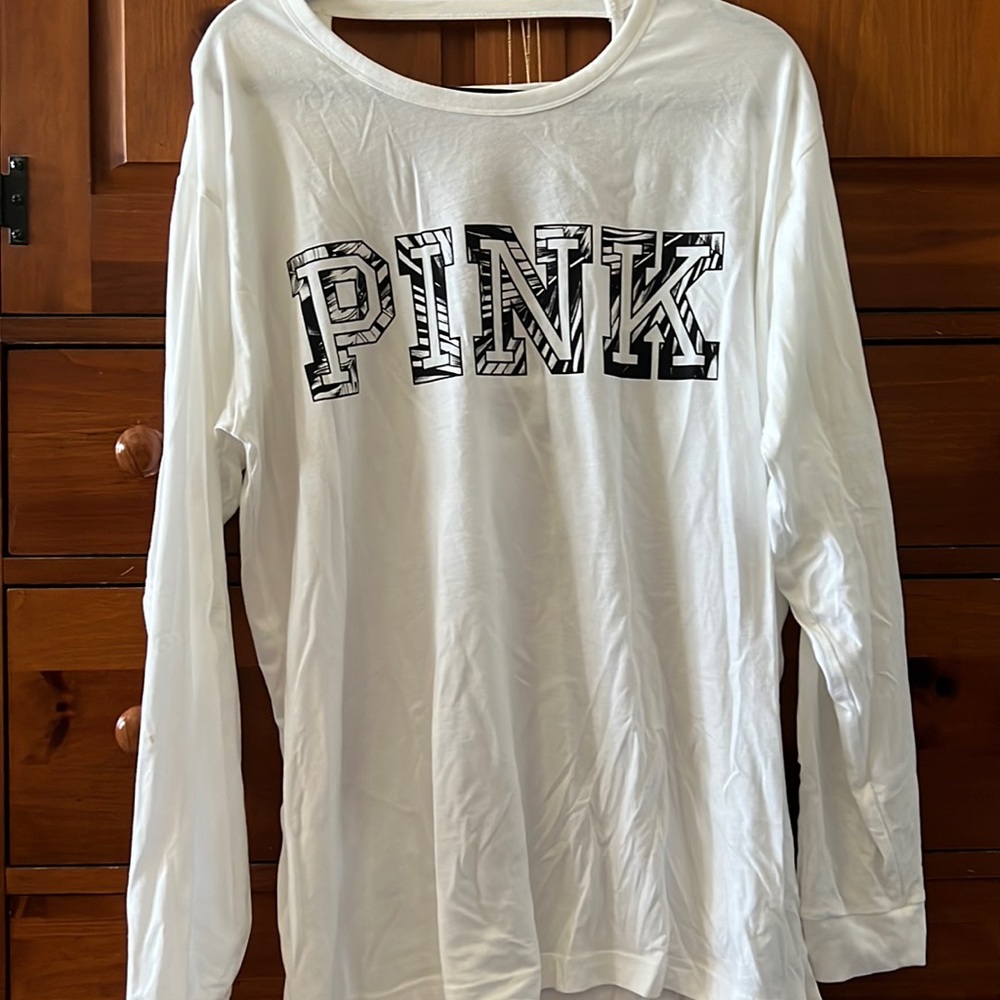 Woman Victoria’s Secret Pink Top Size Large